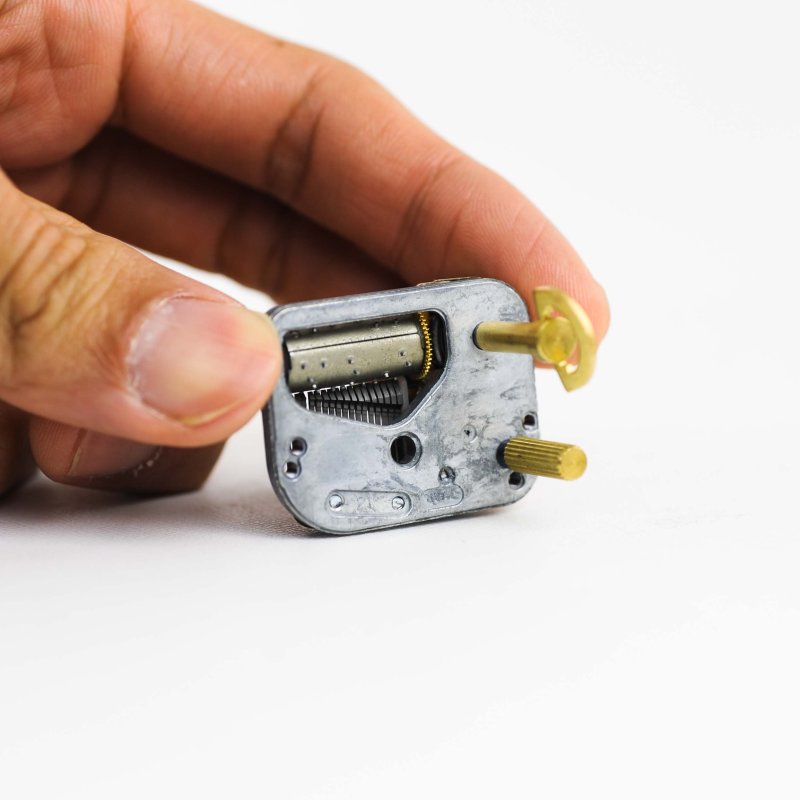 画像2: ミニチュア18弁オルゴール ムーブメント ストッパー付き (2)