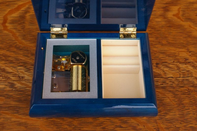 画像4: 30弁オルゴール用 ブルーメイプルケース (4)